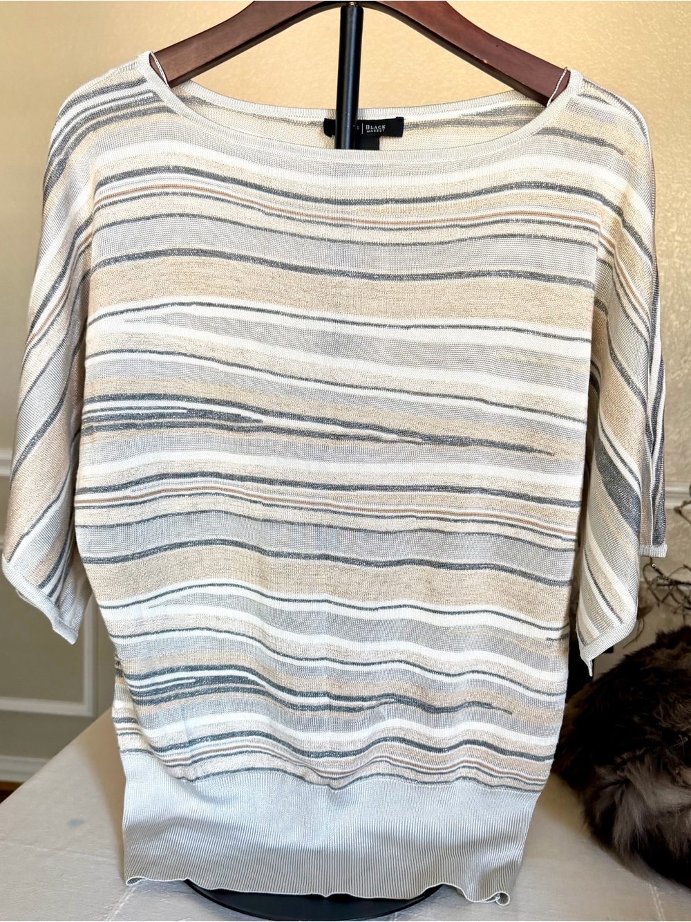 White House Black Market gray and crema striped blouse size small